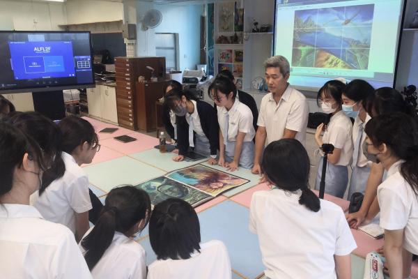 本科邀請藝術家謝文達先生駐校及交流，指導學生不同的創作技巧